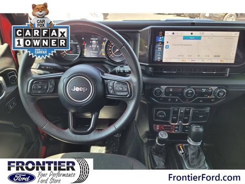 Used 2024 Jeep Wrangler Unlimited Rubicon AWD/4WD image 8