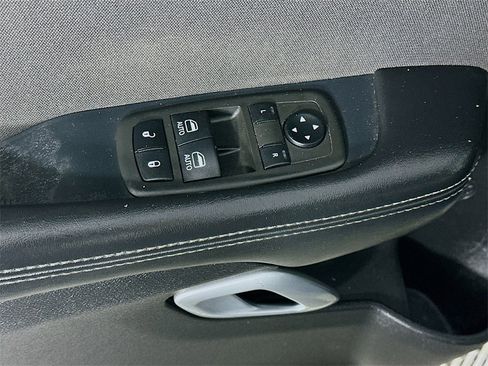 Used 2021 Dodge Challenger SXT image 23