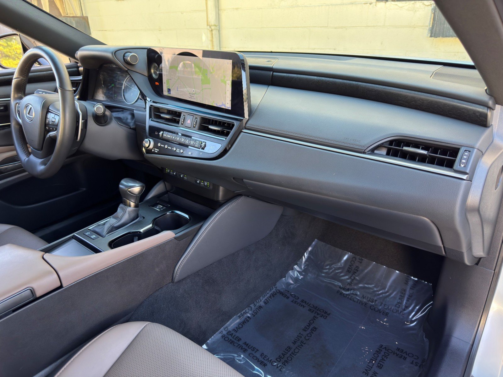 Used 2024 Lexus ES 300h w/ Premium Package FWD image 15