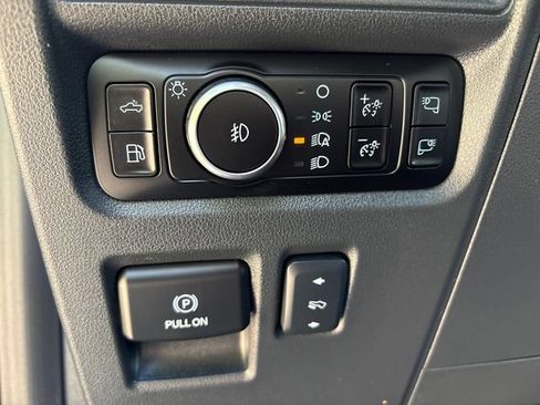 Certified 2025 Ford F150 Platinum AWD/4WD image 27