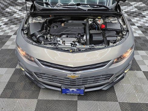 Used 2017 Chevrolet Malibu LT FWD image 36