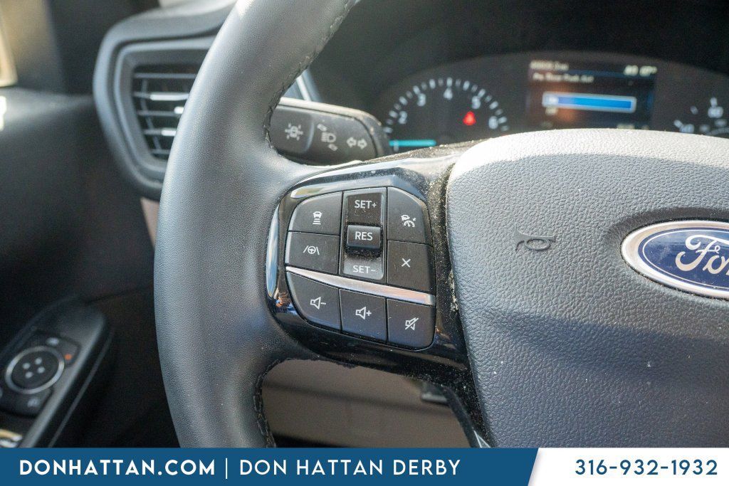 Used 2022 Ford Escape SEL FWD image 6
