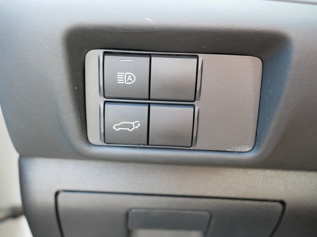 Used 2021 Toyota Highlander XSE AWD/4WD image 29