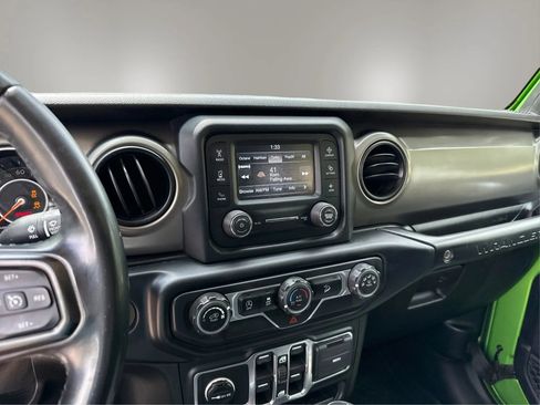 Used 2018 Jeep Wrangler Unlimited Sport S AWD/4WD image 14