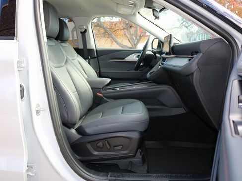 New 2026 Ford Explorer Active w/ Active Comfort Package image 23