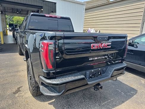 Used 2024 GMC Sierra 3500 AT4 w/ AT4 Premium Plus Package AWD/4WD image 3