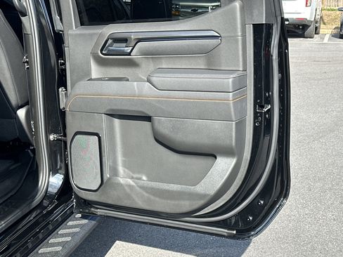 Used 2025 GMC Sierra 1500 AT4 w/ AT4 Premium Package image 17