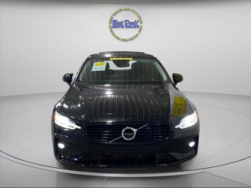 Used 2022 Volvo S60 B5 Momentum FWD image 2