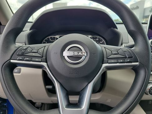 Used 2025 Nissan Altima 2.5 SV FWD image 18