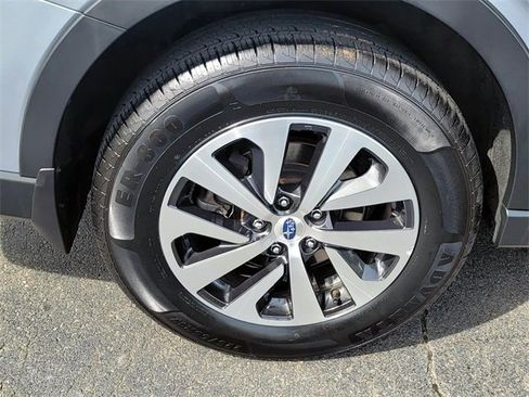 Used 2022 Subaru Outback Premium image 9