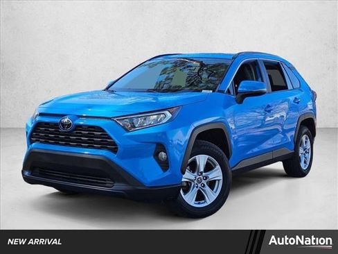 Used 2020 Toyota RAV4 XLE image 1