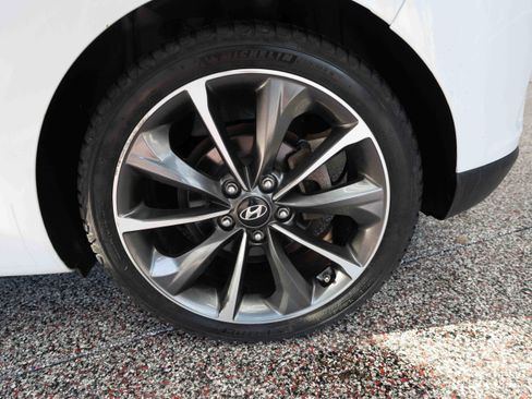 Used 2019 Hyundai Veloster 2.0 Premium image 28