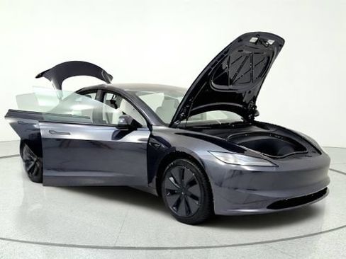Used 2026 Tesla Model 3 RWD image 11