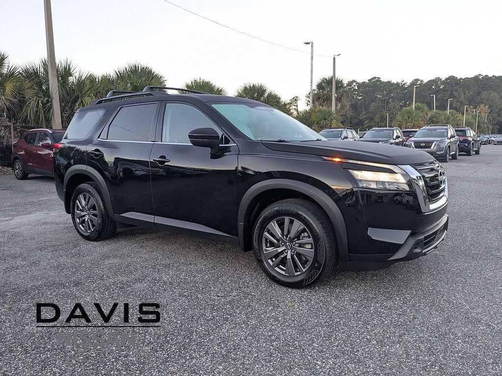 Used 2025 Nissan Pathfinder SV FWD image 2