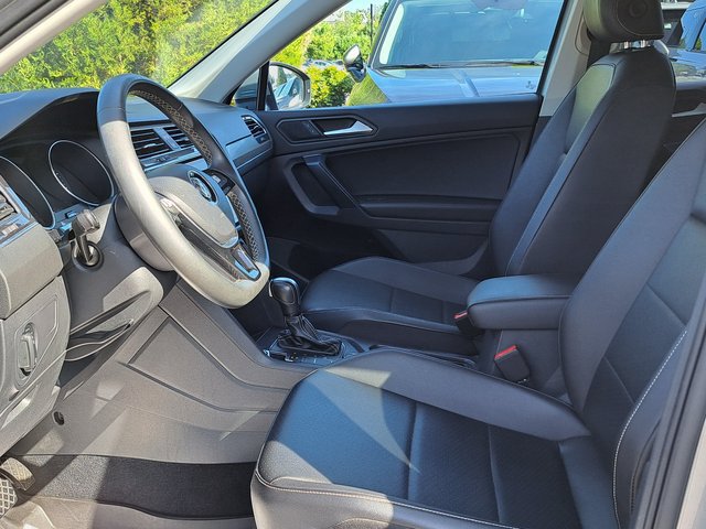 Used 2021 Volkswagen Tiguan SE AWD/4WD image 21