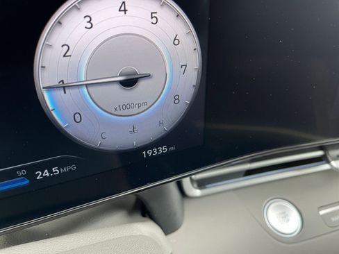 Used 2025 Hyundai Elantra SEL image 39