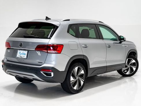 Used 2023 Volkswagen Taos SE w/ Panoramic Sunroof Package AWD/4WD image 36