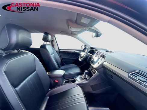 Used 2024 Volkswagen Tiguan SE image 38