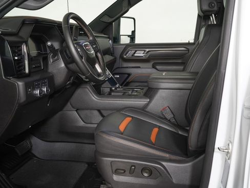 Used 2025 GMC Sierra 2500 AT4 w/ AT4 Premium Plus Package AWD/4WD image 13