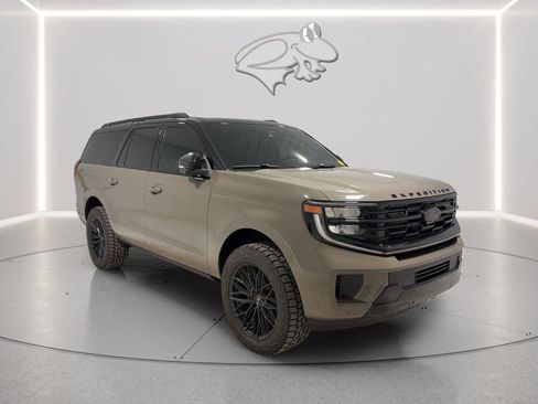 Used 2026 Ford Expedition Max Platinum w/ Stealth Appearance Package AWD/4WD image 7