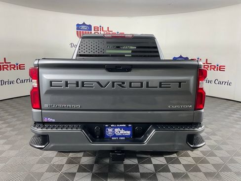 Used 2020 Chevrolet Silverado 1500 Custom w/ Custom Value Package AWD/4WD image 4
