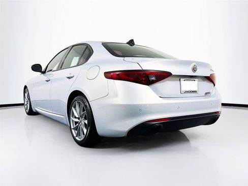 Used 2023 Alfa Romeo Giulia Sprint RWD image 12