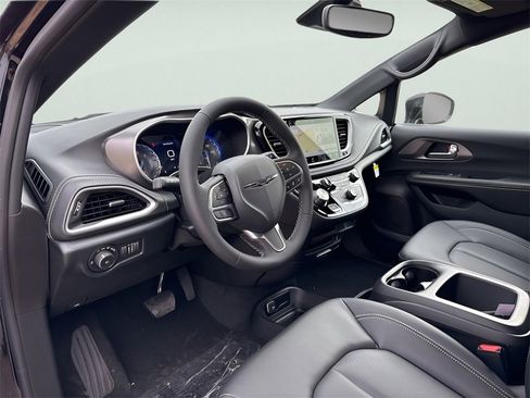 New 2026 Chrysler Pacifica Select image 22