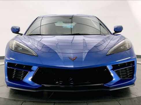 Used 2021 Chevrolet Corvette Stingray Preferred Cpe w/ Engine Appearance Package RWD image 2