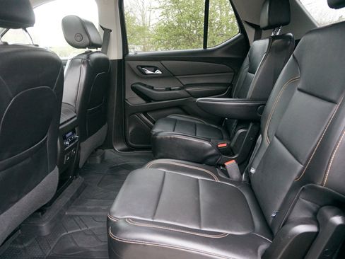 Used 2019 Chevrolet Traverse LT w/ LT Premium Package AWD/4WD image 15
