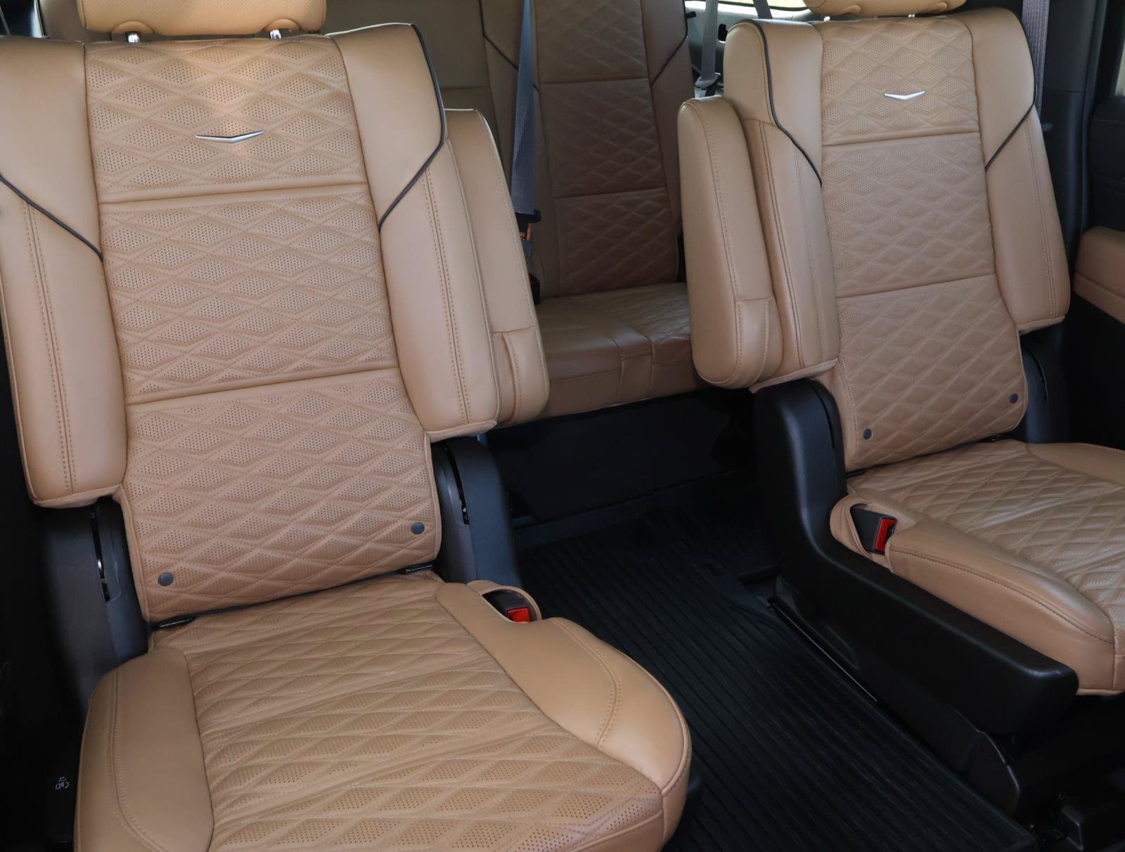 Certified 2024 Cadillac Escalade ESV Sport w/ Touring Package AWD/4WD image 26