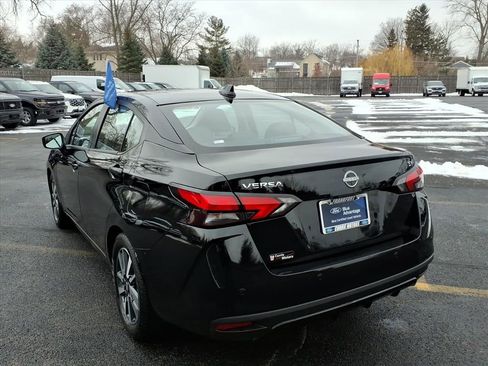 Used 2023 Nissan Versa SV image 5