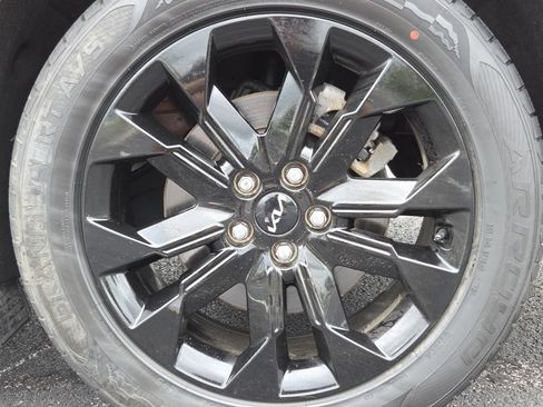 Used 2022 Kia Carnival SX FWD image 16