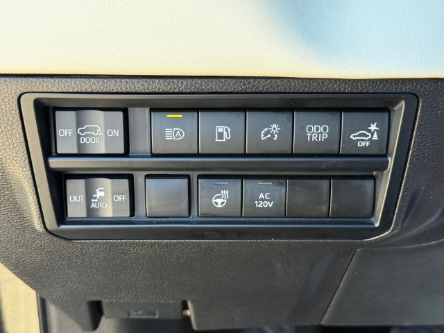 Used 2024 Toyota Sequoia Capstone AWD/4WD image 20
