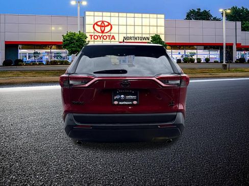 Used 2025 Toyota RAV4 LE AWD/4WD image 6