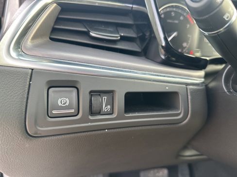 Used 2025 Cadillac XT5 Luxury image 22