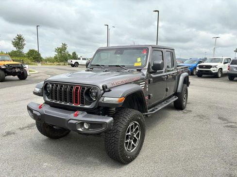 Used 2024 Jeep Gladiator Rubicon w/ Technology Group AWD/4WD image 1