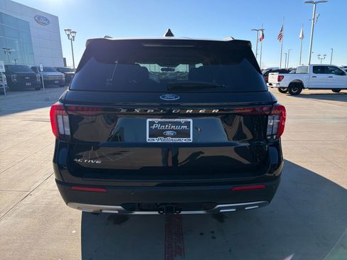 New 2025 Ford Explorer Active w/ Active Comfort Package image 4