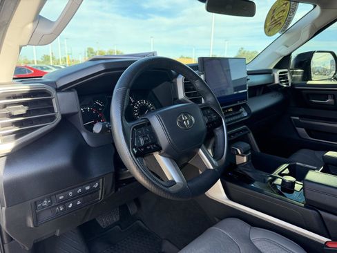 Used 2022 Toyota Tundra SR5 w/ SR5 Premium Package image 38