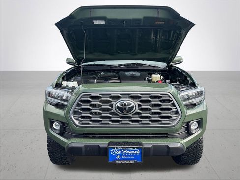 Used 2021 Toyota Tacoma TRD Off-Road w/ TRD Premium Off Road Package image 4
