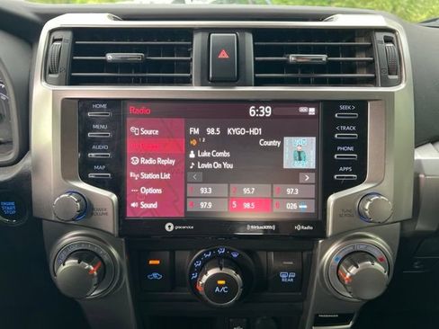 Used 2021 Toyota 4Runner SR5 Premium w/ Moonroof Package AWD/4WD image 17