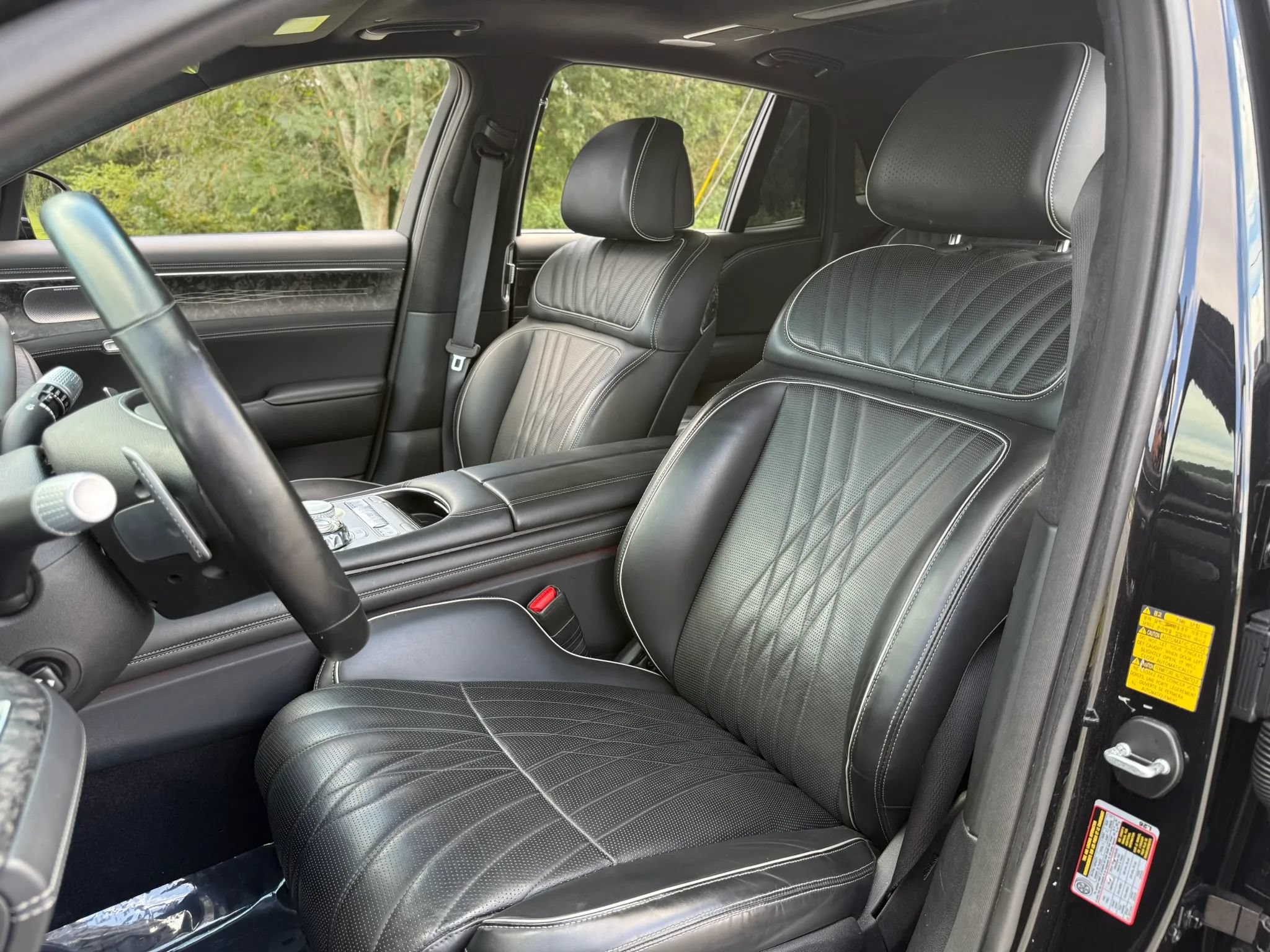 Used 2023 Genesis G90 3.5T AWD/4WD image 31