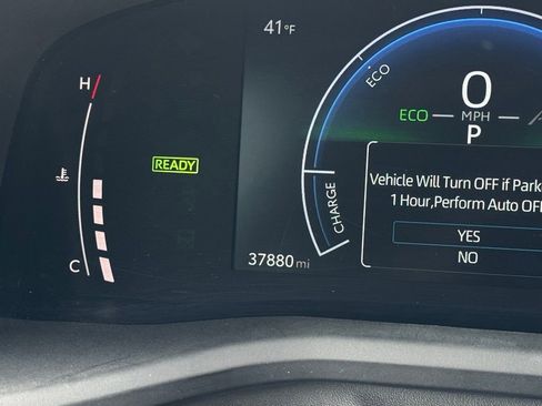 Used 2025 Toyota Camry LE image 28