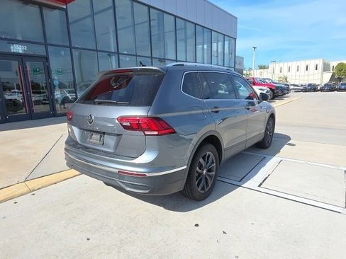 Used 2023 Volkswagen Tiguan SE image 4