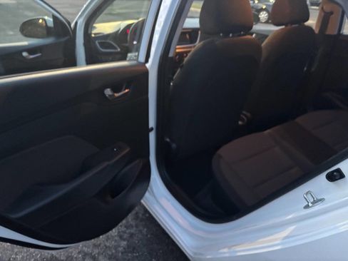 Used 2019 Hyundai Accent SE image 19