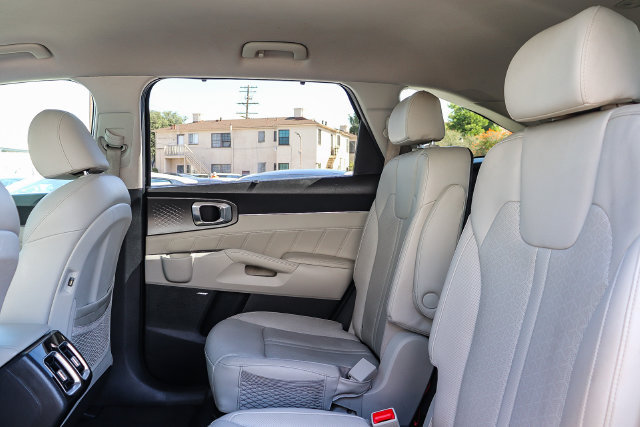 Certified 2023 Kia Sorento SX Prestige AWD/4WD image 19