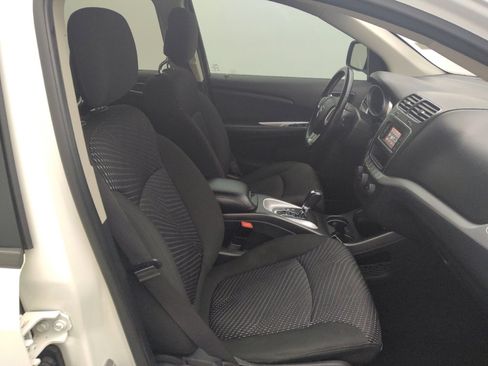 Used 2020 Dodge Journey SE w/ SE Popular Equipment Group image 21