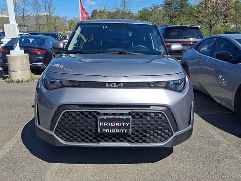 Used 2025 Kia Soul LX w/ LX Technology Package image 3