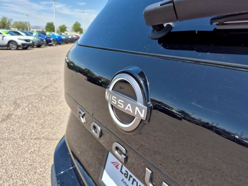 Used 2025 Nissan Rogue SV AWD/4WD image 22
