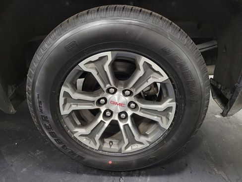 Used 2020 GMC Sierra 1500 SLE image 11