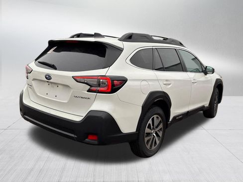 Used 2023 Subaru Outback Premium image 6